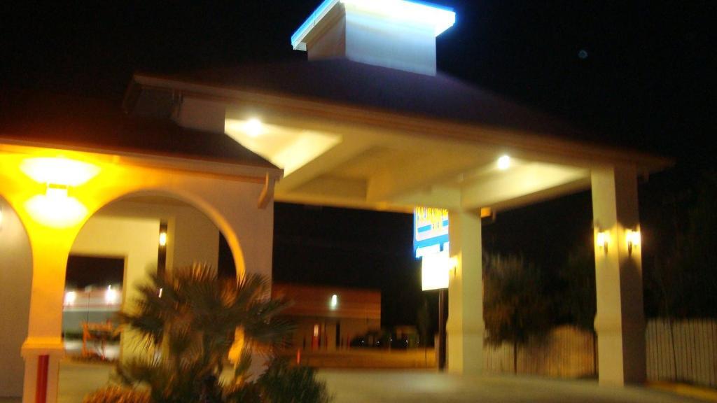 Winnquest Inn Near Ft. Sam Houston San Antonio Exterior photo
