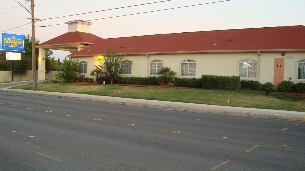 Winnquest Inn Near Ft. Sam Houston San Antonio Exterior photo