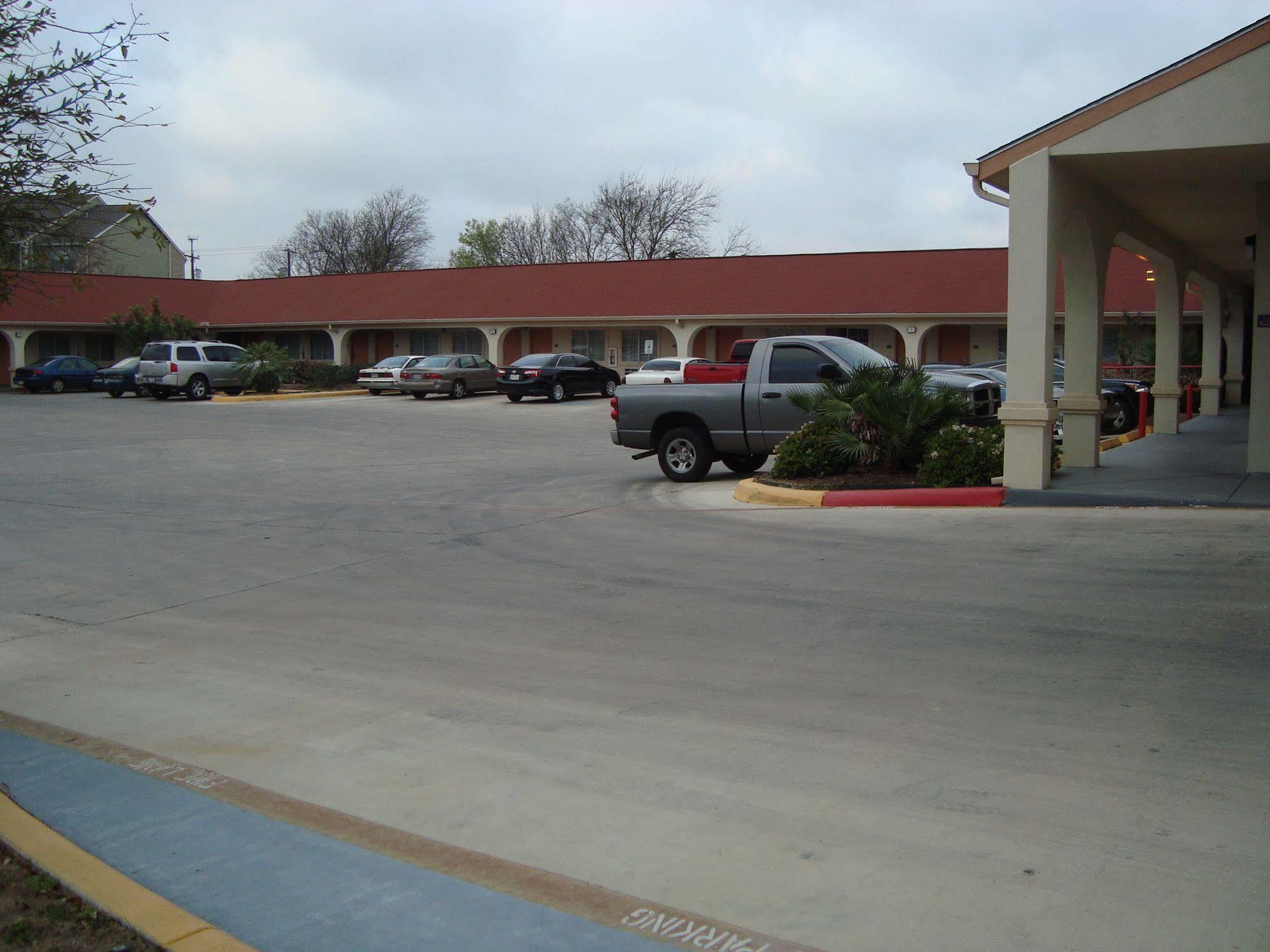 Winnquest Inn Near Ft. Sam Houston San Antonio Exterior photo