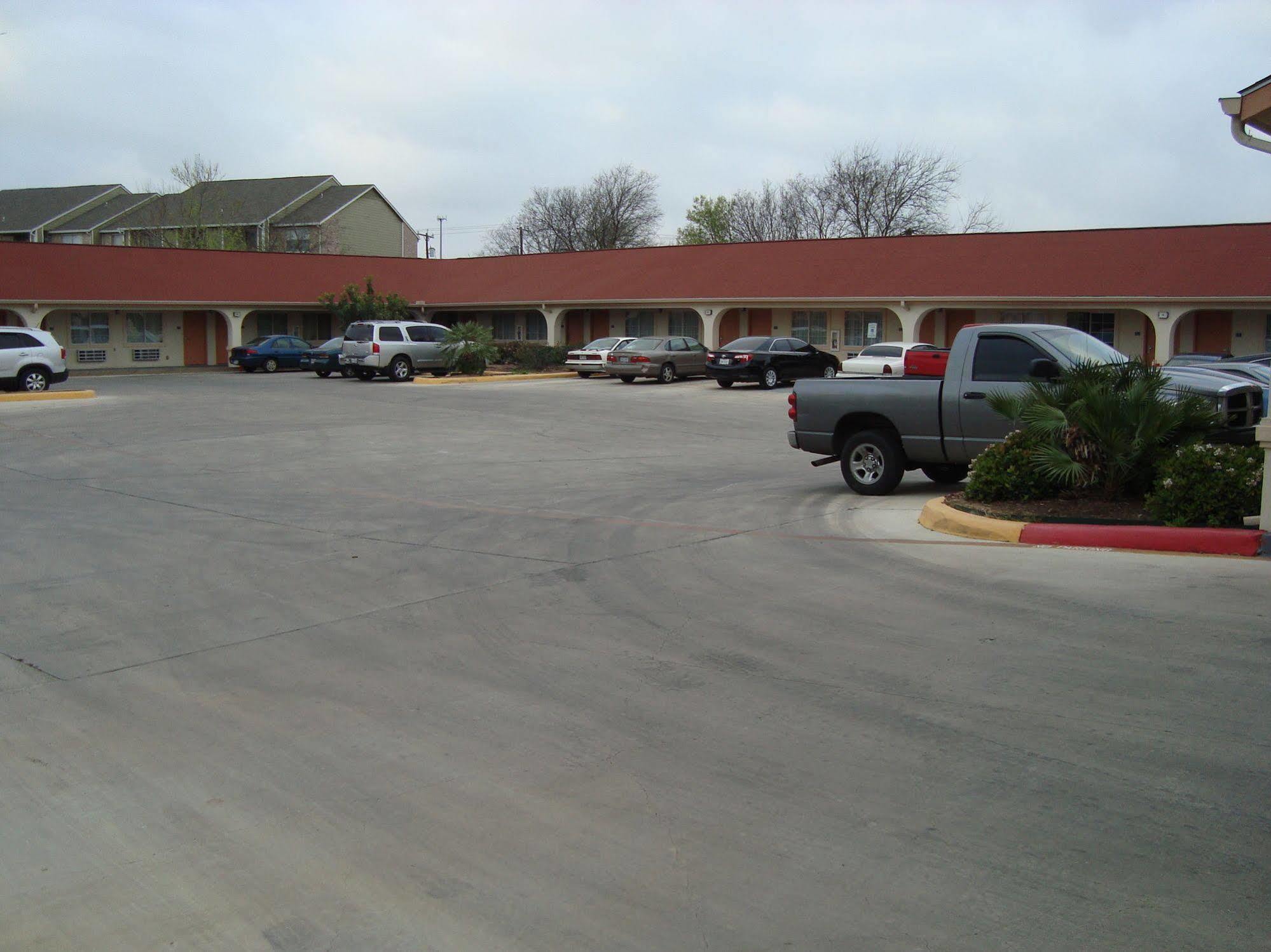 Winnquest Inn Near Ft. Sam Houston San Antonio Exterior photo